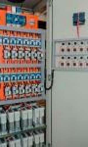 Montagem de banco de capacitores Montagem de banco de capacitores