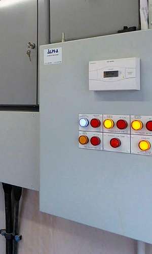 Montagem de painel comando elétrico  Montagem de painel comando elétrico