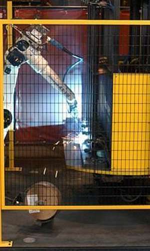 Projeto de cerca para máquina industrial Projeto de cerca para máquina industrial